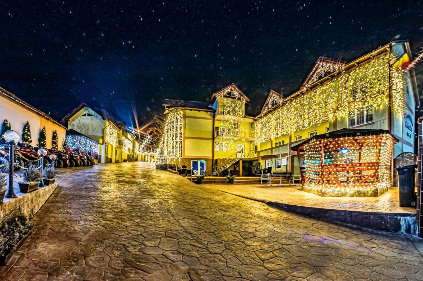 Pensiunea Mihaela-Transalpina Novaci-Straini Exterior photo
